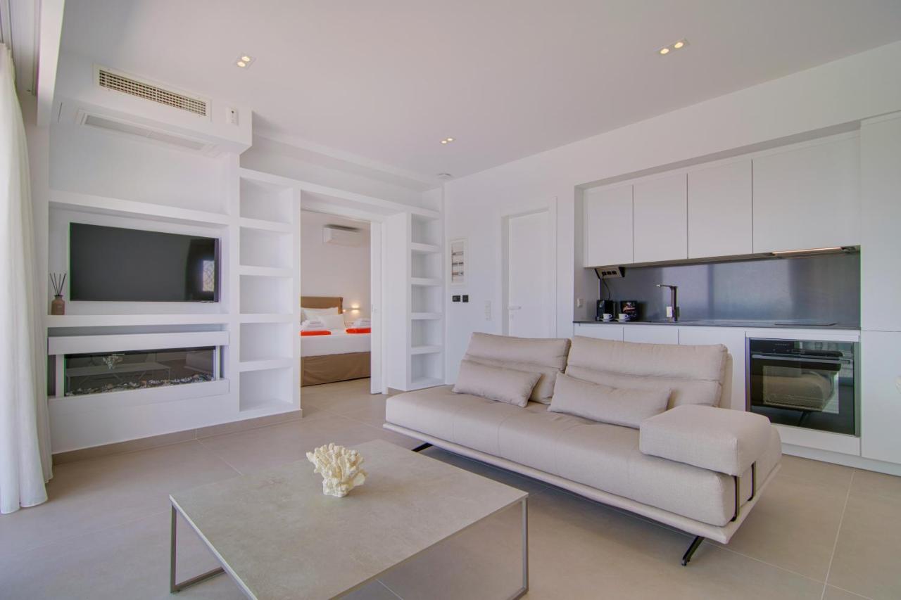 Livinghome Suites Parga Exterior photo