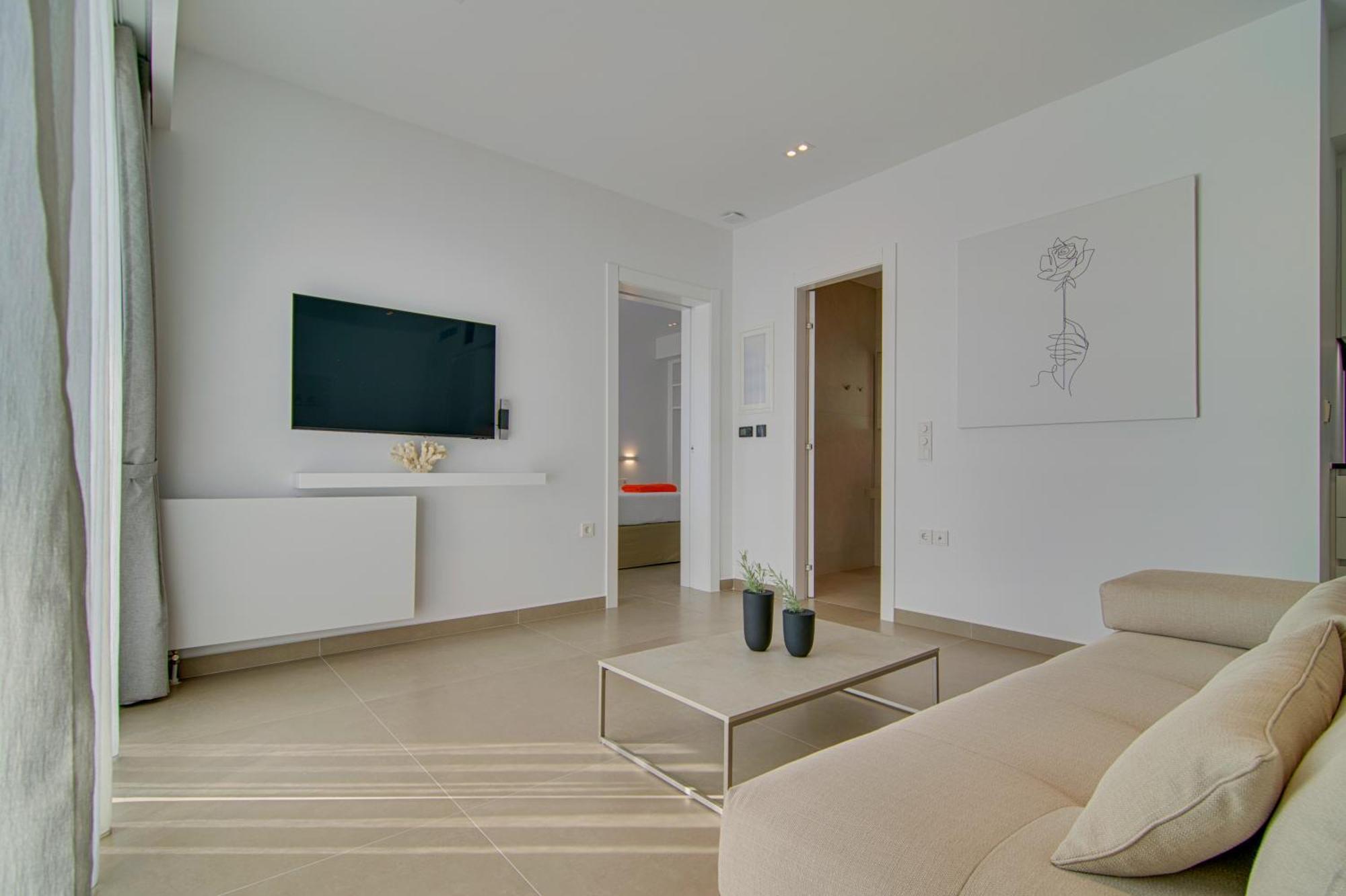 Livinghome Suites Parga Exterior photo