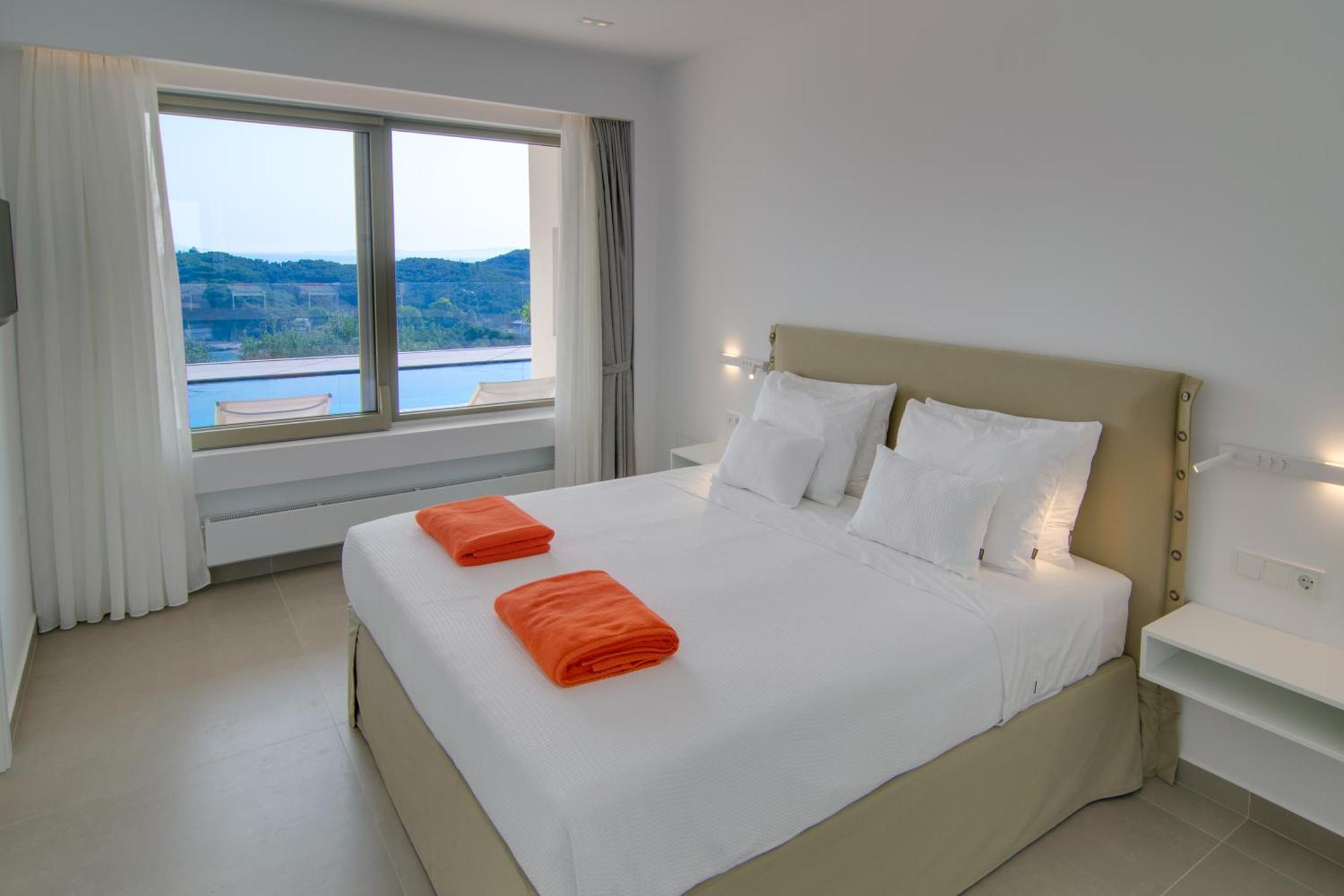 Livinghome Suites Parga Exterior photo