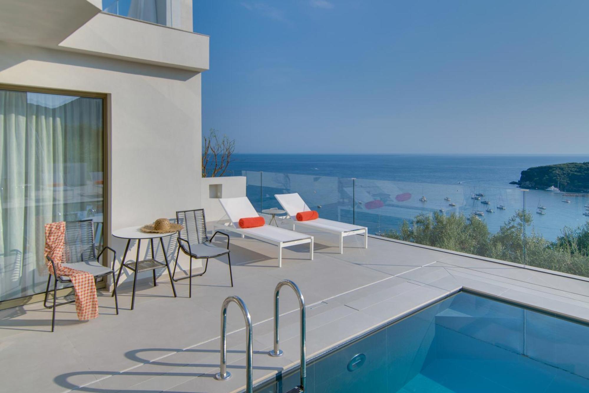 Livinghome Suites Parga Exterior photo