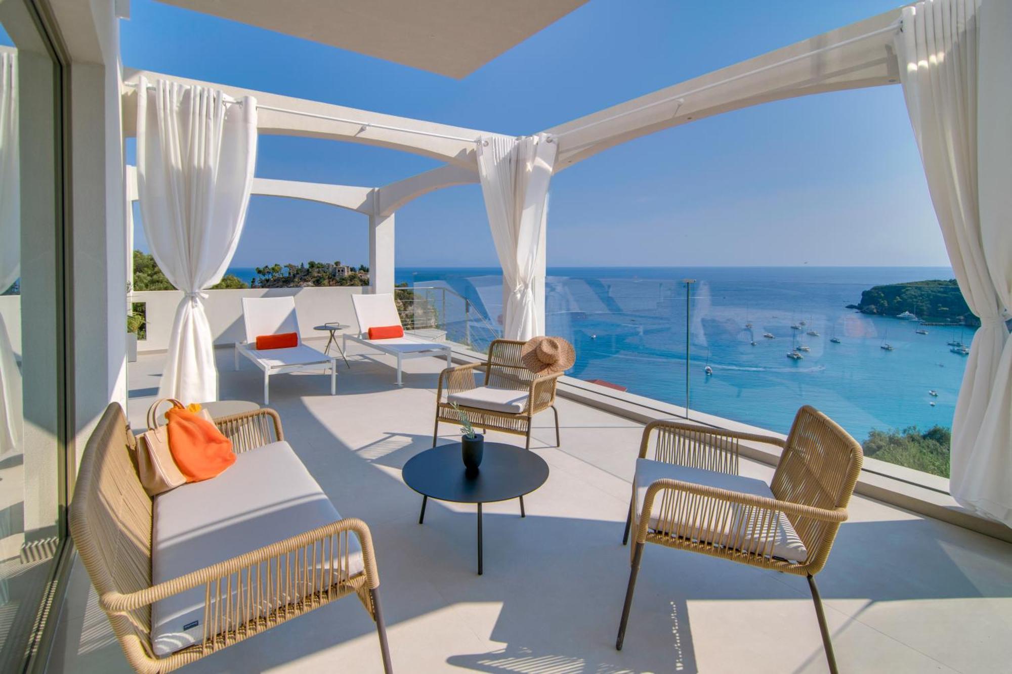 Livinghome Suites Parga Exterior photo
