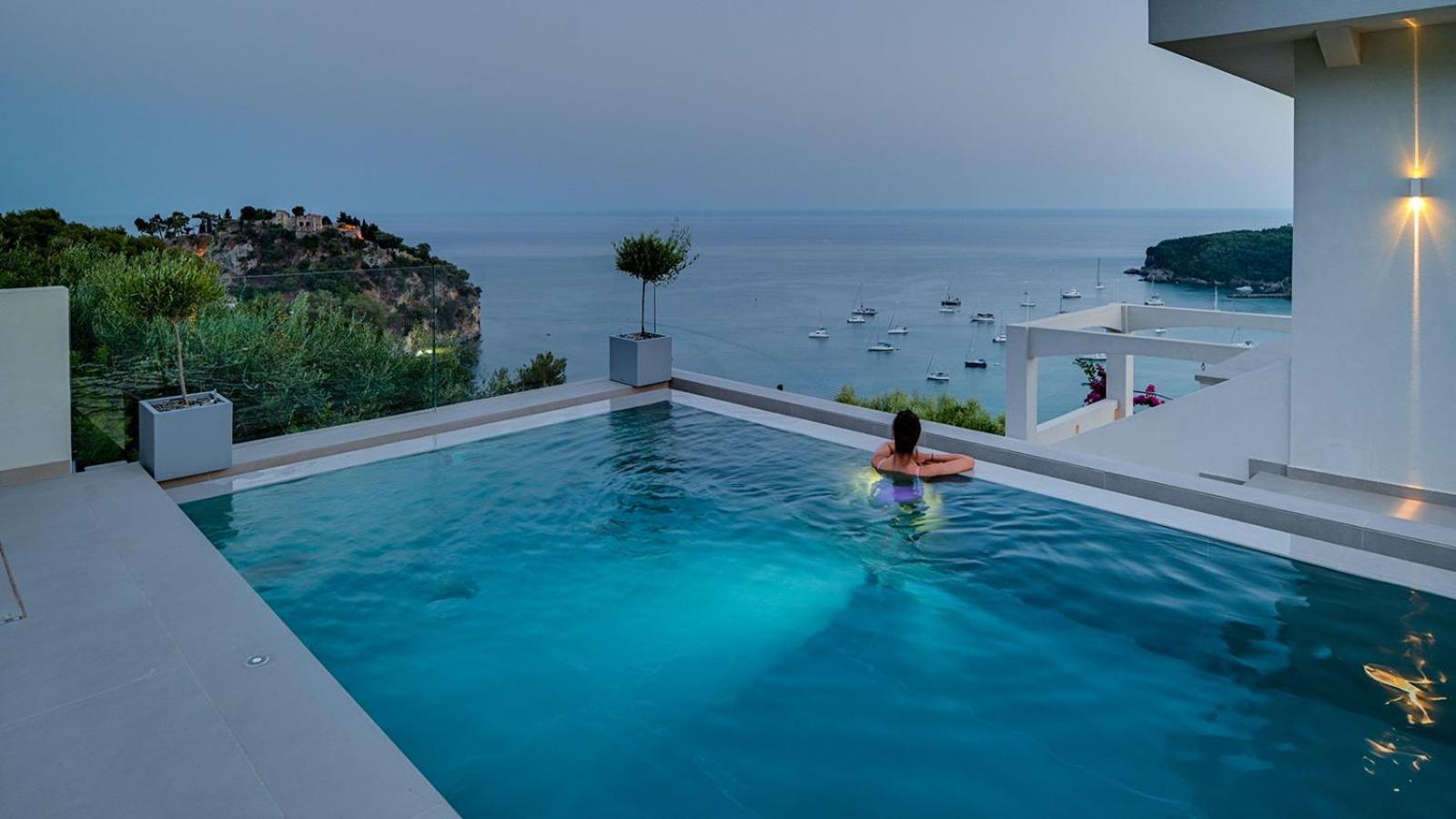 Livinghome Suites Parga Exterior photo